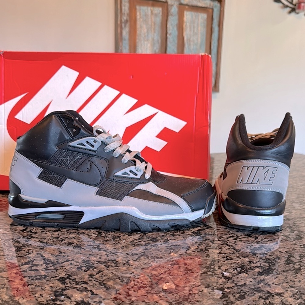 Nike air trainer SC high raiders 2012 sneakers EUC 10.5